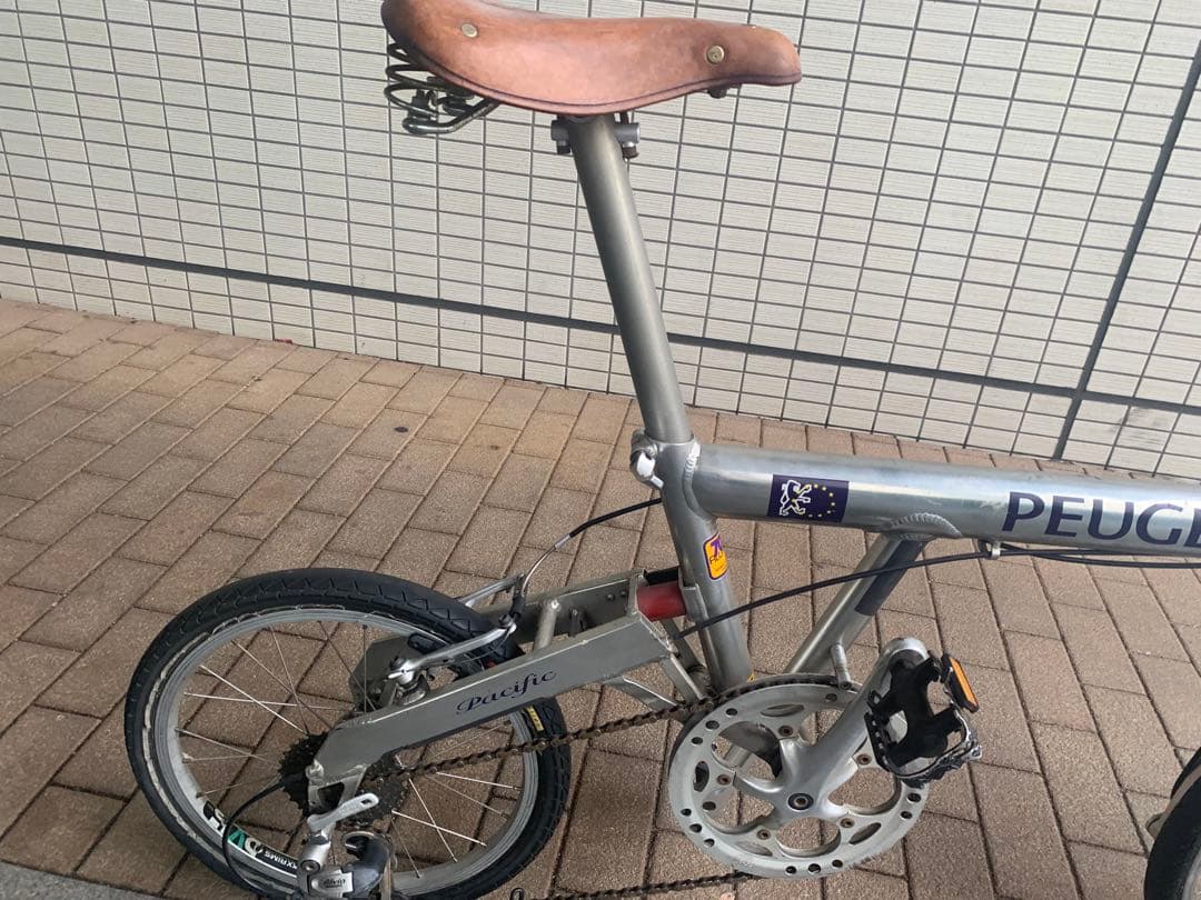 PEUGEOTパシフィックシルバー