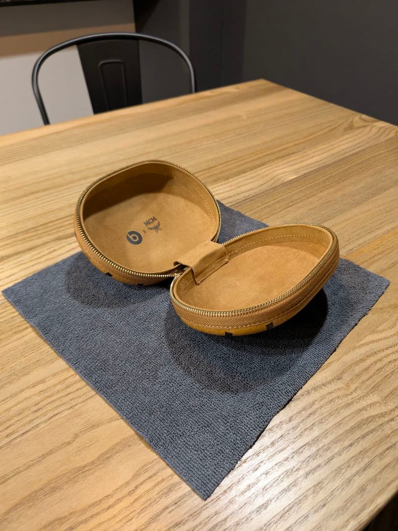 ※ポーチメイン出品 【MCMコラボ 】BeatsStudio　ヘッドフォンポーチ