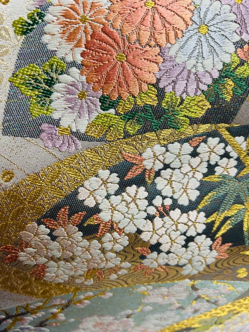 作家物　縁起の良い郡鶴に美しい四季の花々が美しく品格溢れる黒留袖完全フルセット