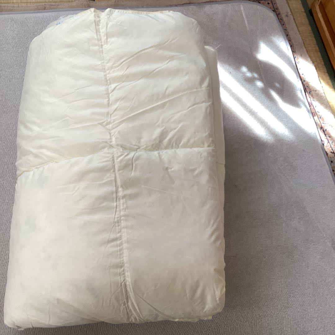 お値下げ❗️羽毛掛け布団 　シングルサイズ