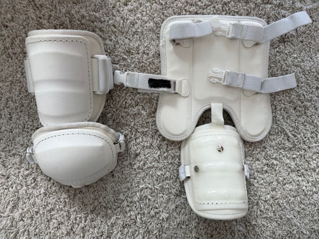 人気　#アクセフ　#エルボーガード　#フッドガード #ホワイト　#野球