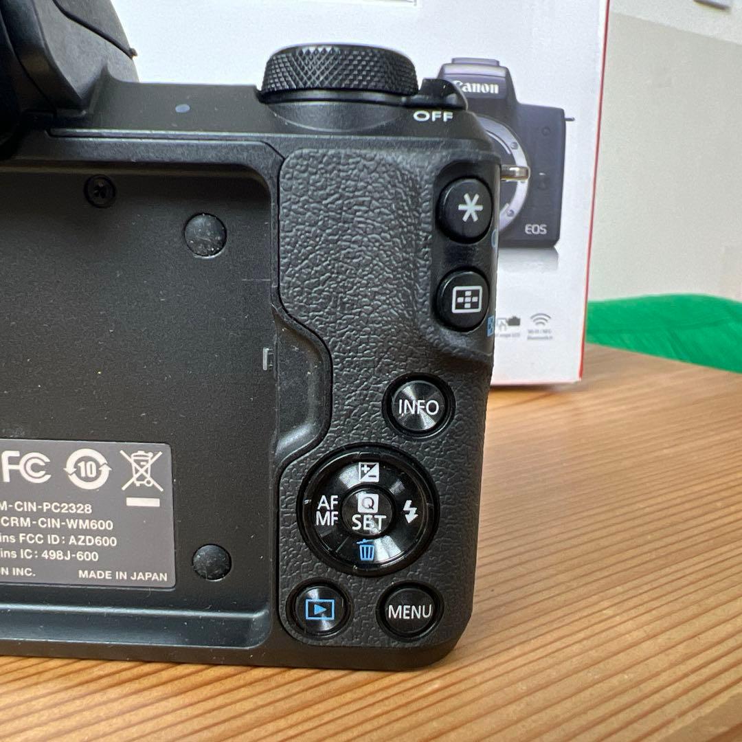 【美品】Canon／EOS Kiss M（ブラック）