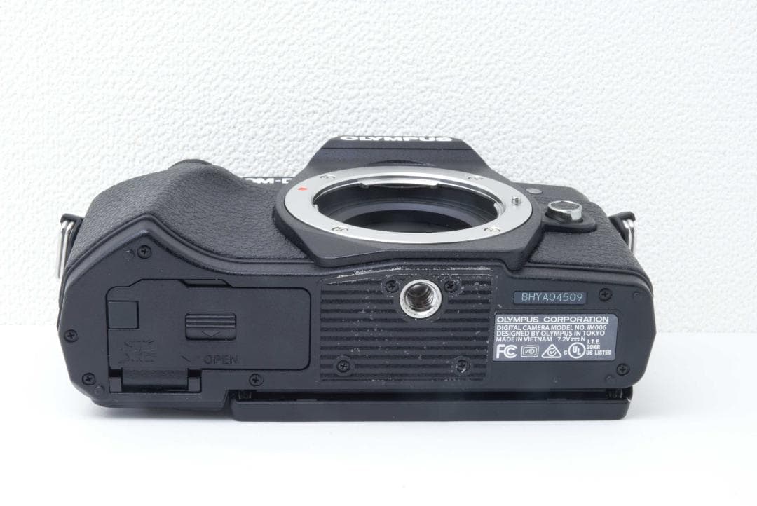 新品級♪OLYMPUS E-M10 Mark III ダブルズーム　人気機種