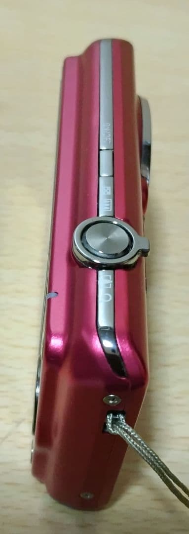 CASIO EXILIM EX-Z900 16.1MP コンパクトデジタルカメラ