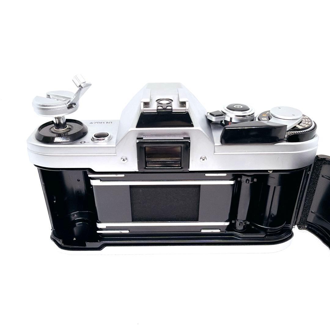 【極上品】 CANON AE-1 シルバー フィルムカメラ　ストラップ付 完動品