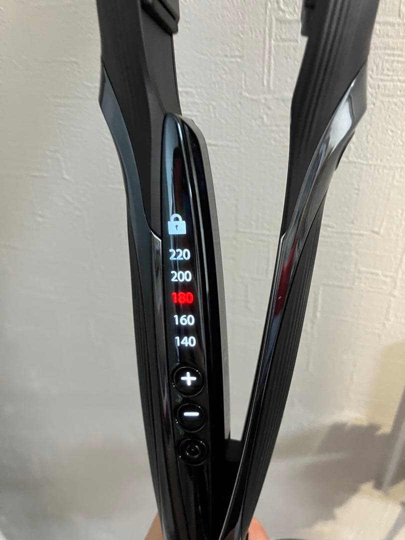 リファ　ストレートアイロンプロ　ブラック