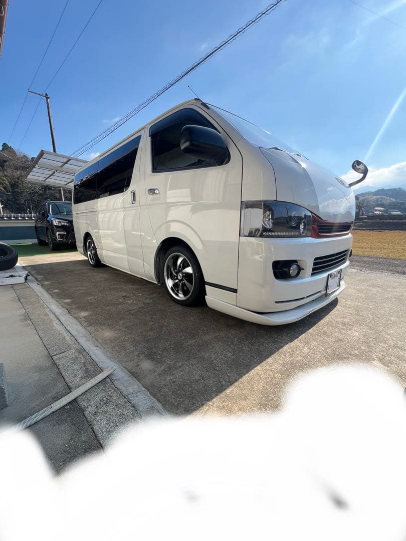 ハイエース　16インチホイール