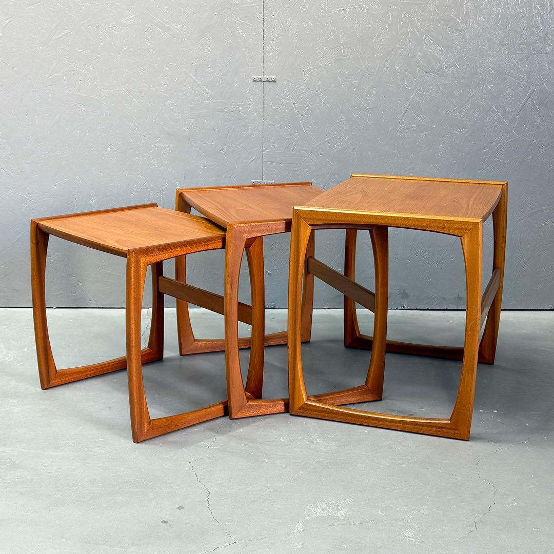 イギリス ヴィンテージ チーク ネストテーブル