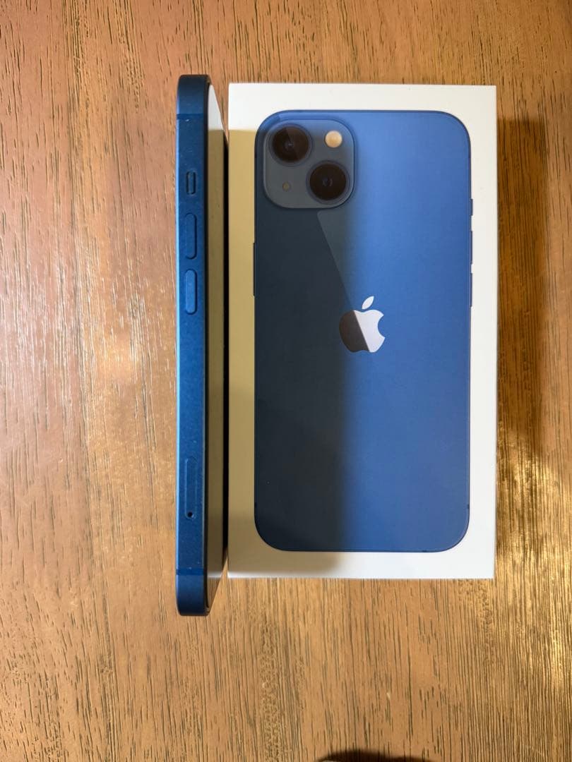 Apple iPhone 13 256GB ブルー　美品　最終値下げ‼️