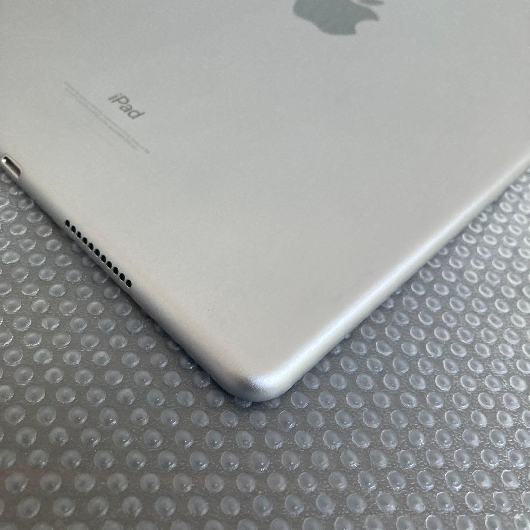 145 電池ほぼ新品☆比較的美品iPadPro64GB10.5インチSIMフリー