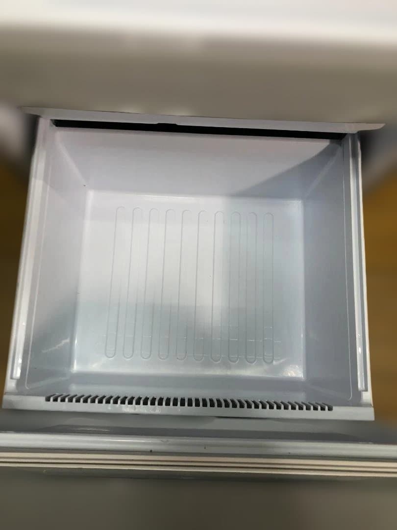 送料無料 美品 シャープ 冷蔵庫 2022年製 SJ-W356J 251123