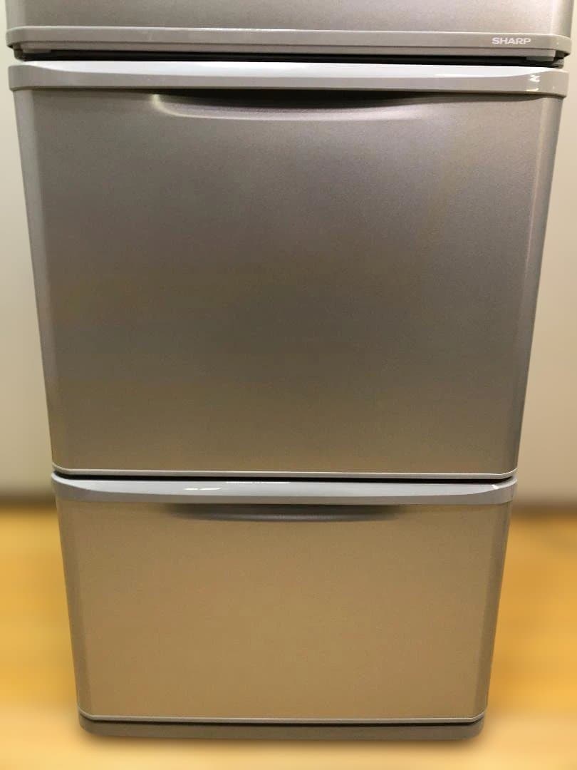 送料無料 美品 シャープ 冷蔵庫 2022年製 SJ-W356J 251123