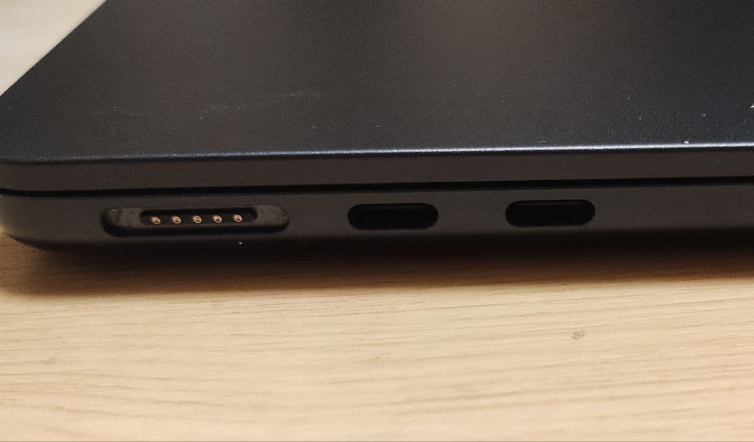 【液晶難有】Apple Macbook Air 13インチ MC7X4J/A