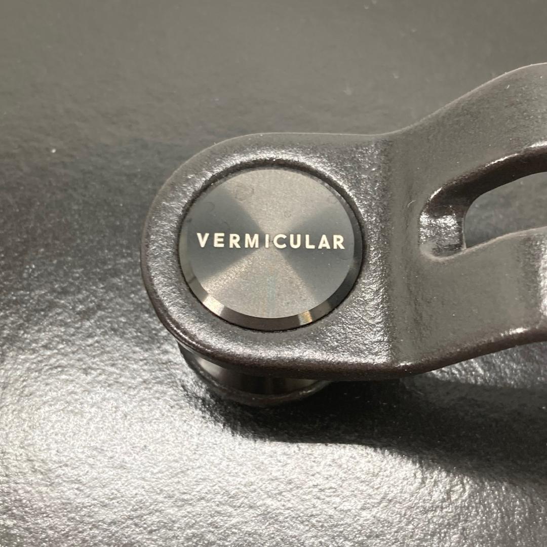 美品　VERMICULAR バーミキュラ　鋳物ホーロー鍋　オーブンポット2