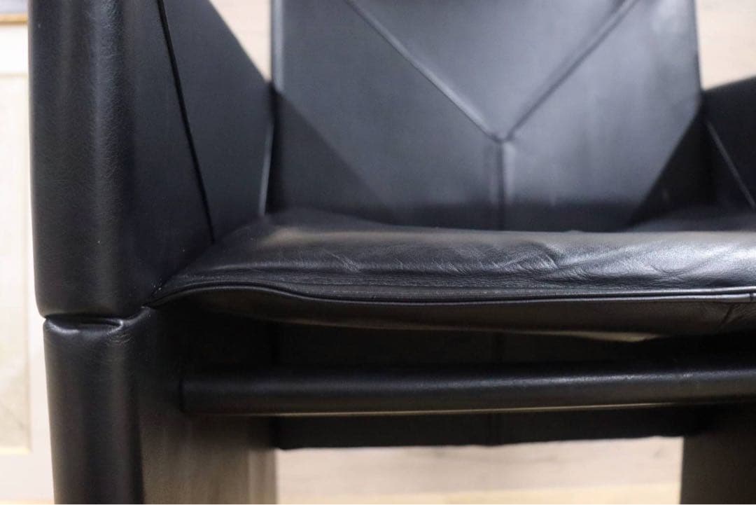 GMGK341B○Artfort / アーティフォート イージーチェア 黒 本革