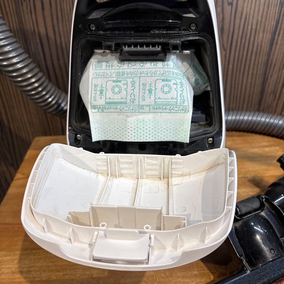 TOSHIBA 東芝 VC-PH65A-W 2022年製 紙パック式掃除機