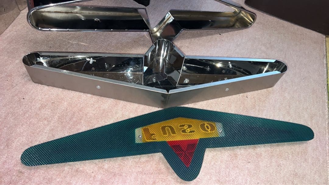 三菱ふそうバスマーク⭐︎美品⭐︎歌麿？