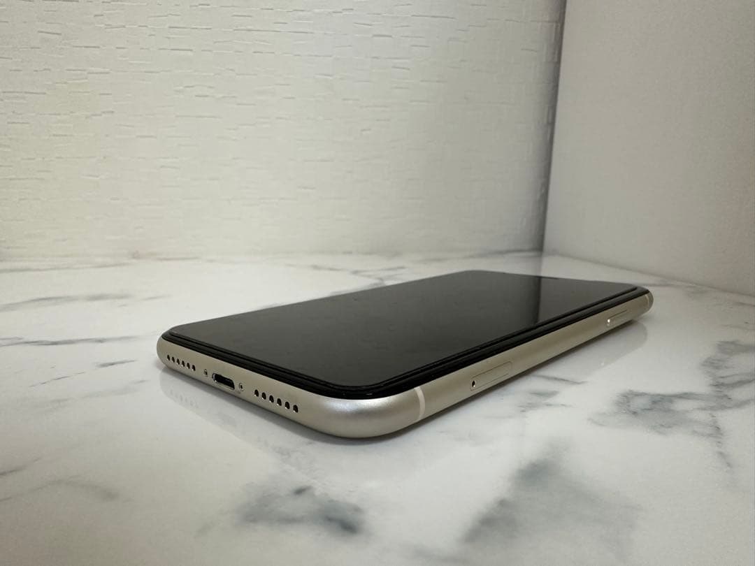 iPhone11本体(ホワイト)