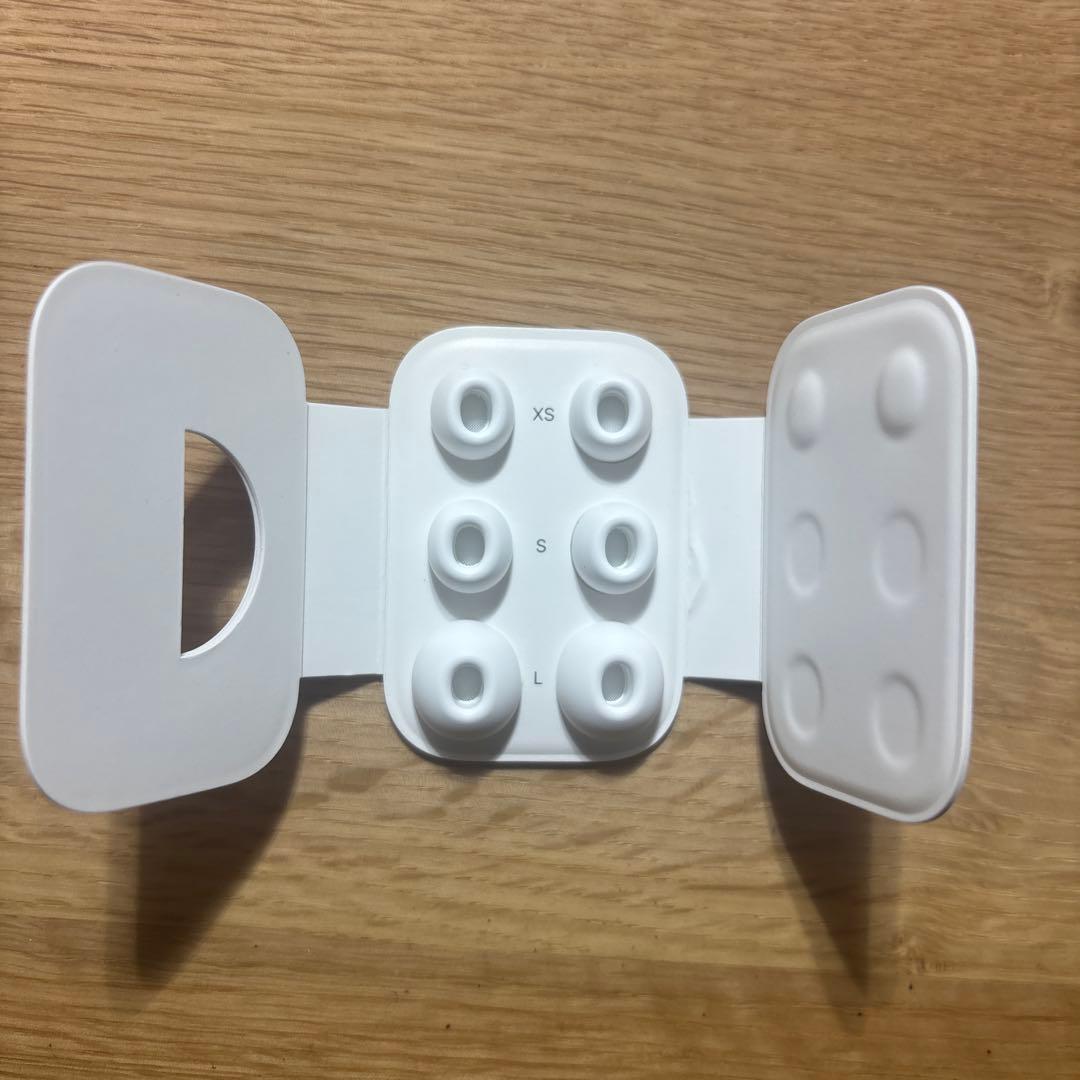 Air pods pro 第二世代　ホワイト イヤホンケース 充電ケース　箱付き