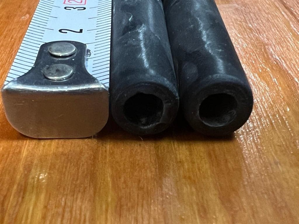 （美品）グラファイトデザイン RAUNE（ラウネ）ｉ９０Ｒ　３３．５インチ　２本