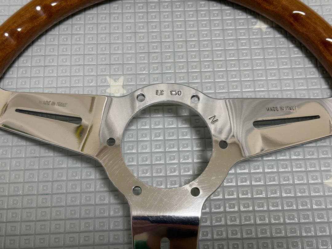 ナルディ クラシック ウッドステアリング 33パイ 330mm