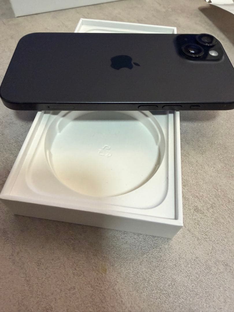 iPhone 15 128GB ブラック　SIMフリー