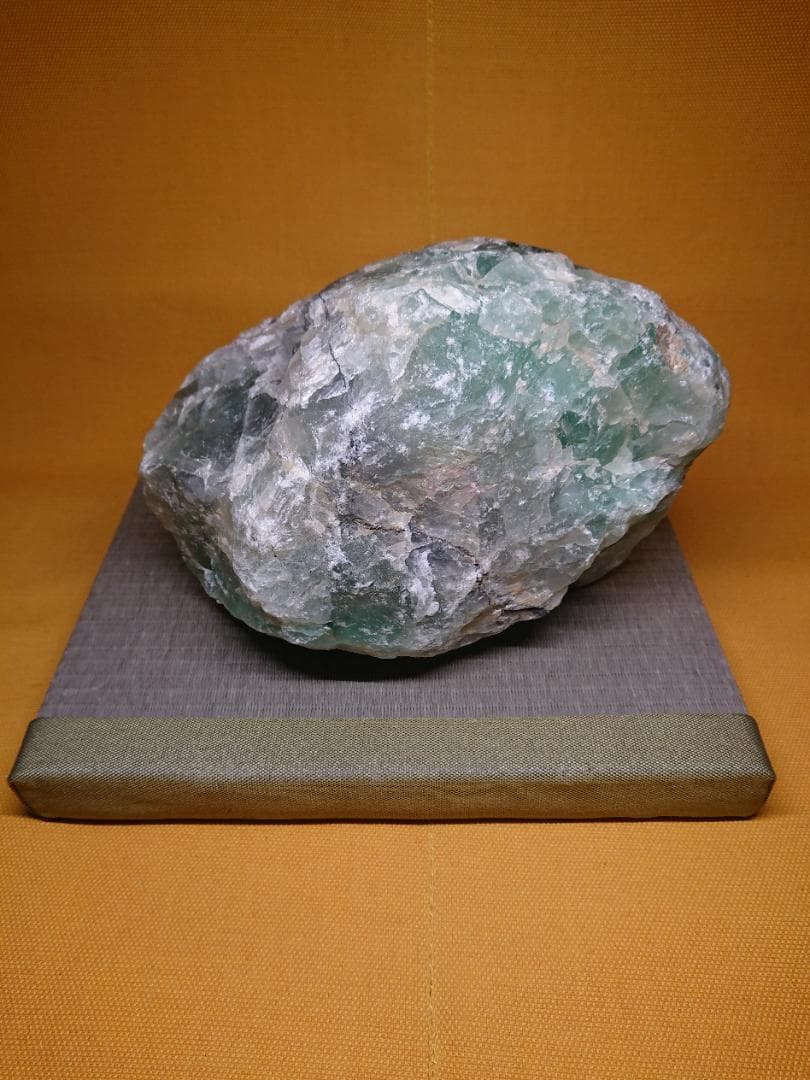 天然石　フローライト　原石　6kg　置物　インテリア　工芸品　美術品　A2850