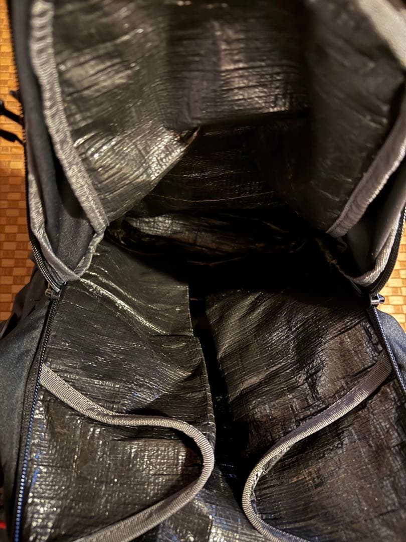 経年劣化無しBurton AK バックパック バックカントリー28L中の画像付き