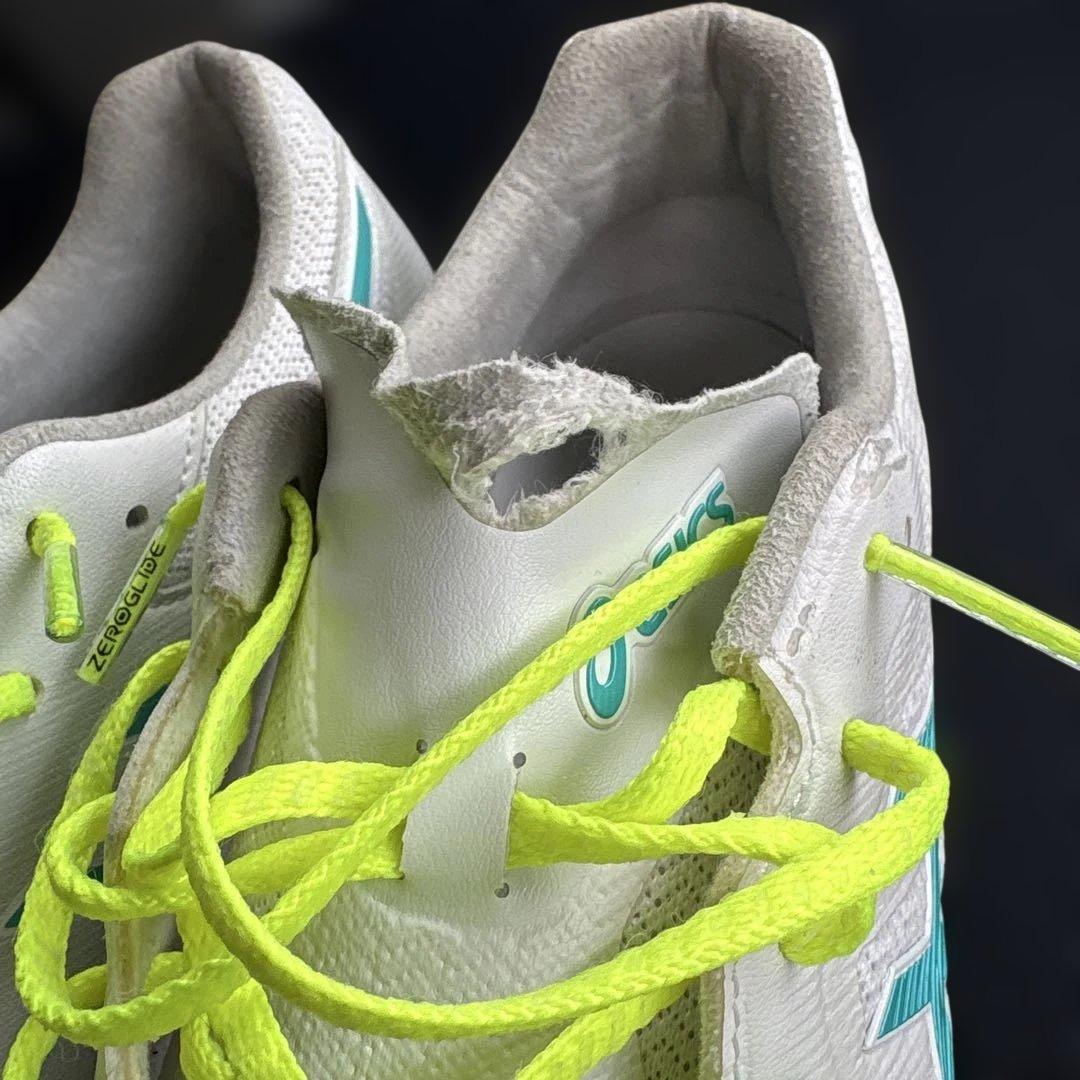 ASICS デスタッキ k ffフットサルシューズ