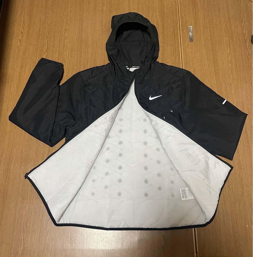 Nike ブラック ウィンドブレーカー　ブラック