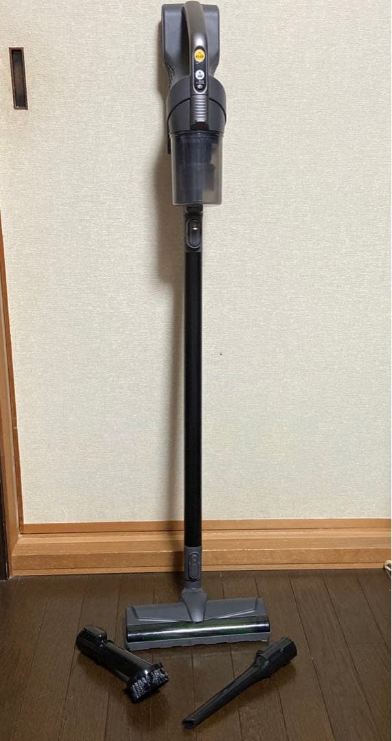 ほぼ新品⭐️女性とシニアにも軽い⭐️TOSHIBAハンディークリーナー