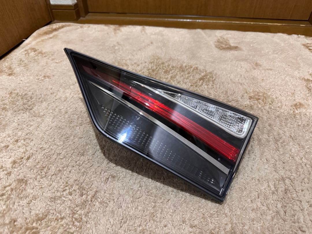10系後期GS 純正テールランプ(VersionLにて使用)