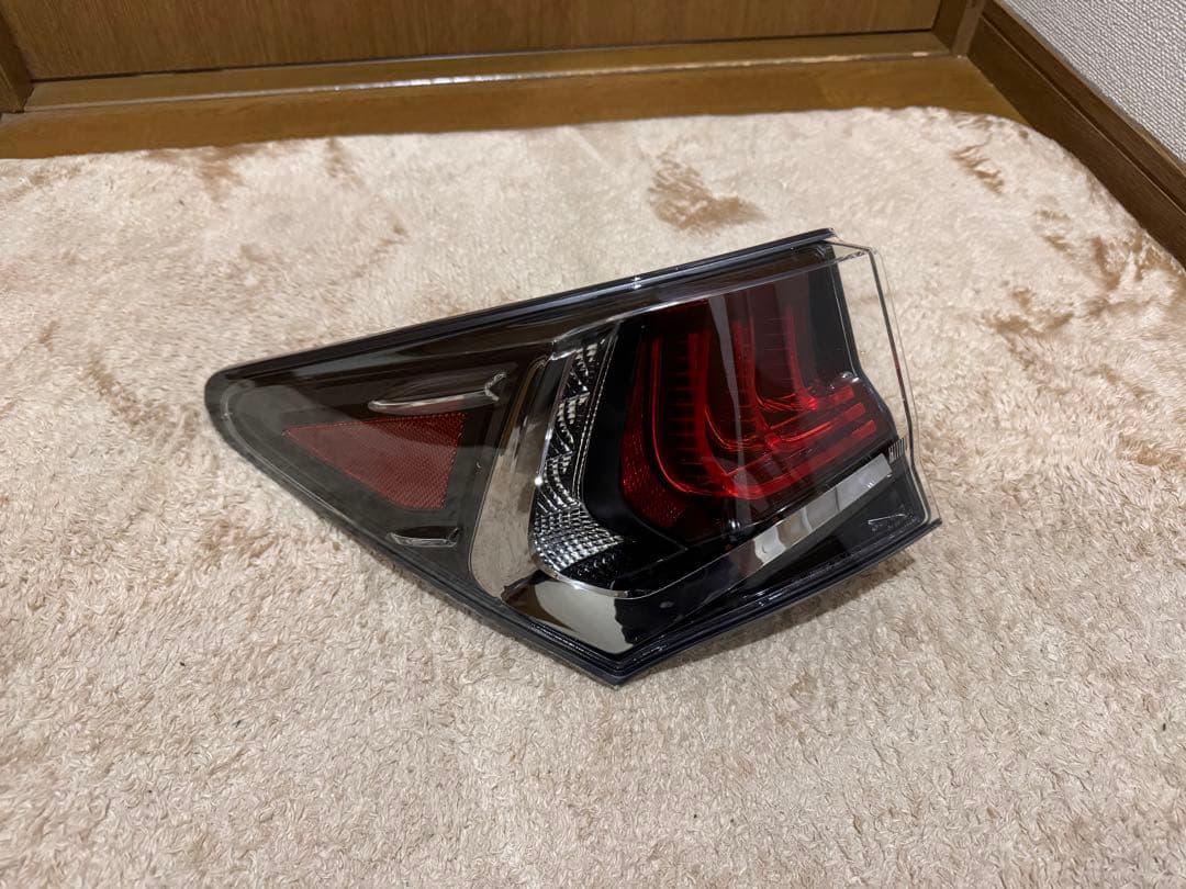 10系後期GS 純正テールランプ(VersionLにて使用)