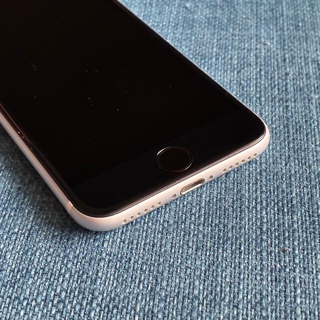 【美品】Apple iPhone SE 第2世代 ホワイト 本体