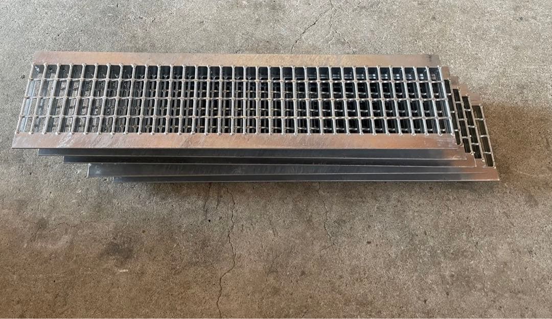 グレーチング　U字溝側溝用 並目Dグリップ 溝幅200mm用　4枚