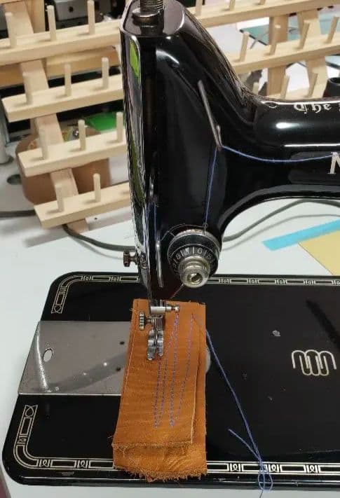 上下0番糸対応 手回しミシン　レザー