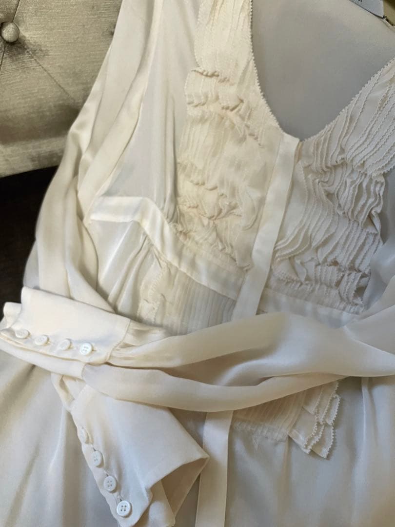 ☆着用画あり☆Givenchy 胸元のフリルが綺麗な長袖シルクブラウス
