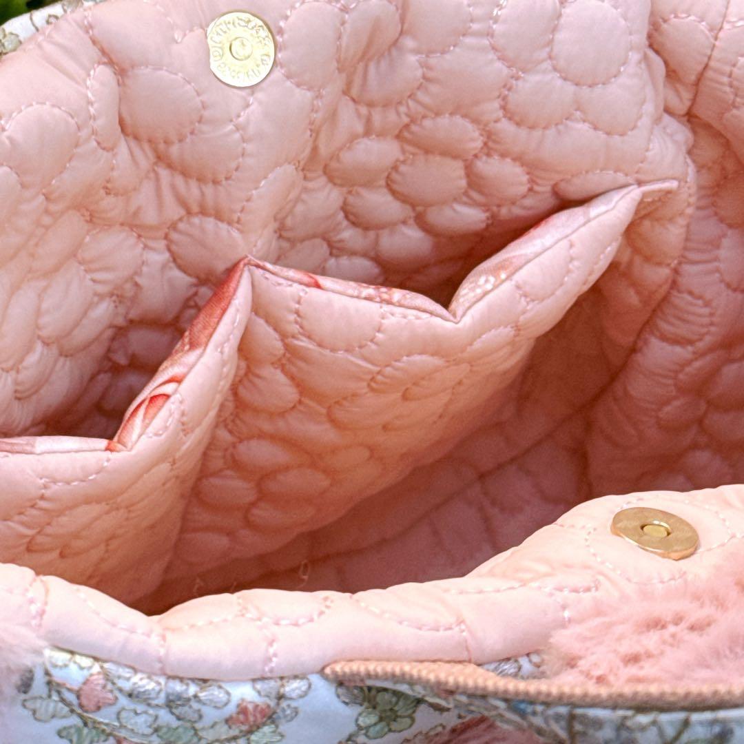 こ*ろ様 コヤンイサムチョン新作うさ着ぐるみルミちゃんのインド刺繍ラウンドトート