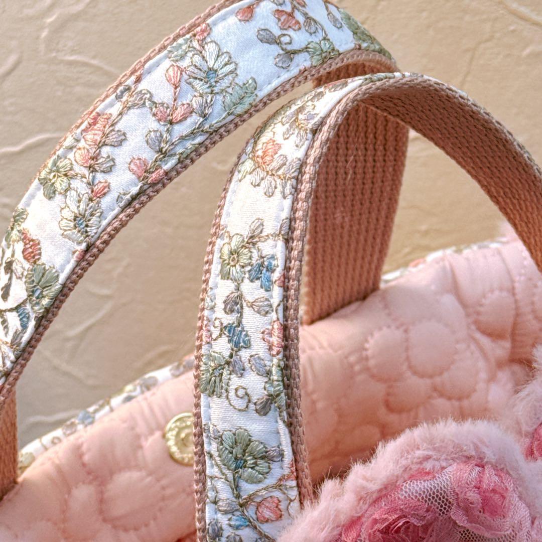 こ*ろ様 コヤンイサムチョン新作うさ着ぐるみルミちゃんのインド刺繍ラウンドトート