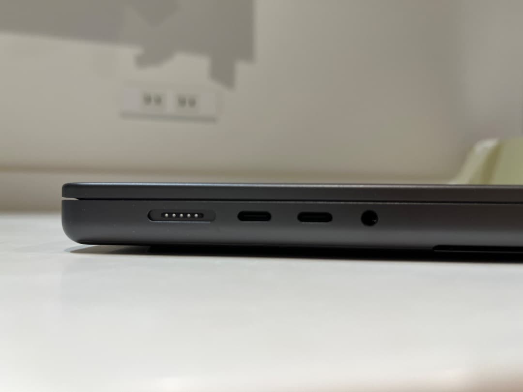 【超美品】16インチMacBook Pro M4Pro 24GB/512GB