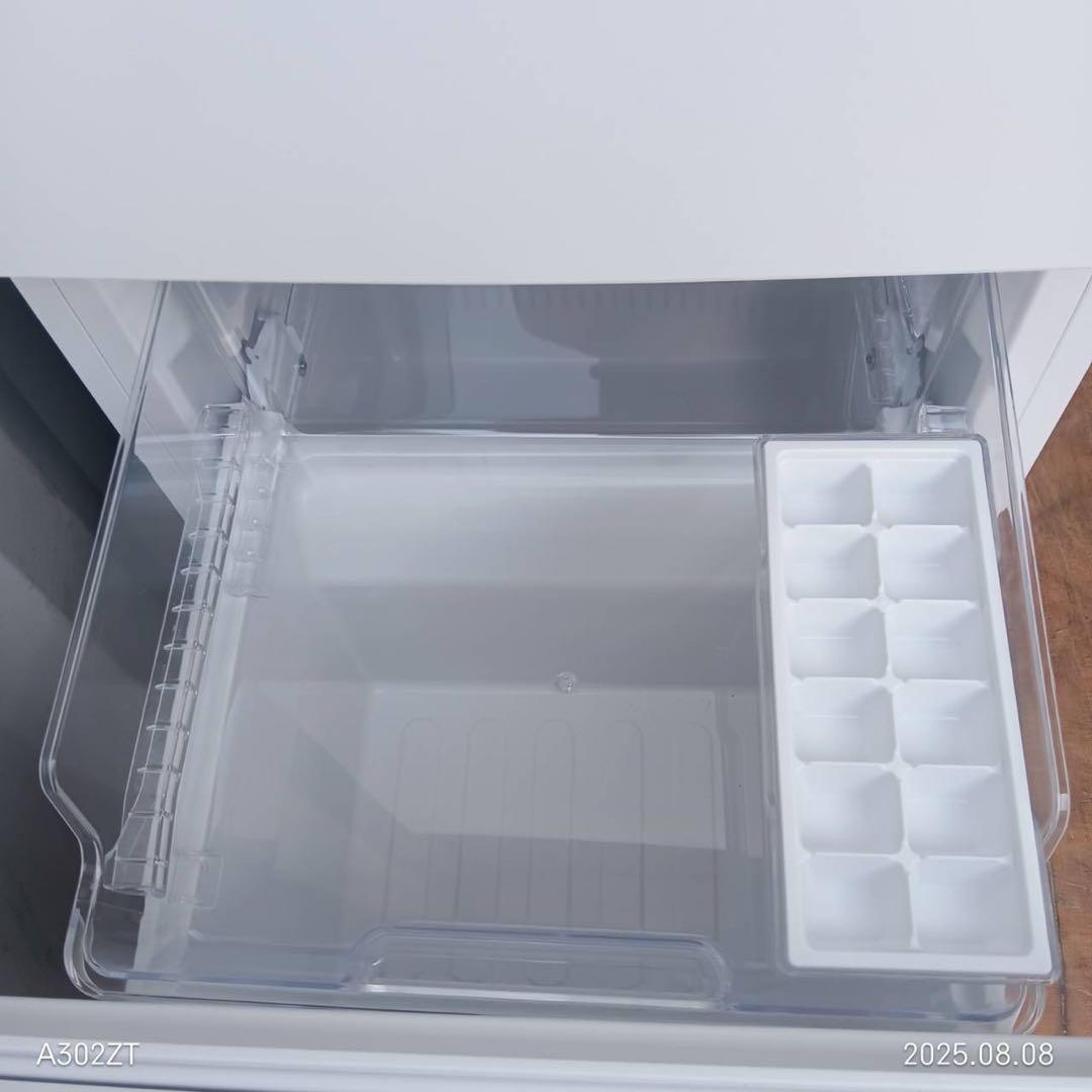 A078★2023年製★シャープ　冷蔵庫　右、左開き　マットホワイト　一人暮らし