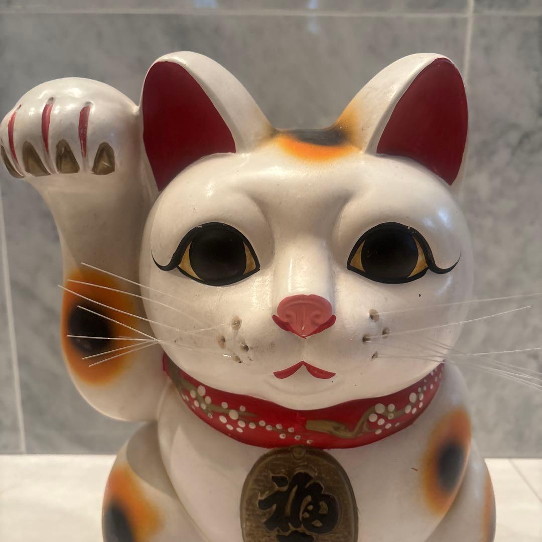 60年代ヴィンテージ手描きの瞳や体つき、おヒゲが美しく金運向上の招き猫