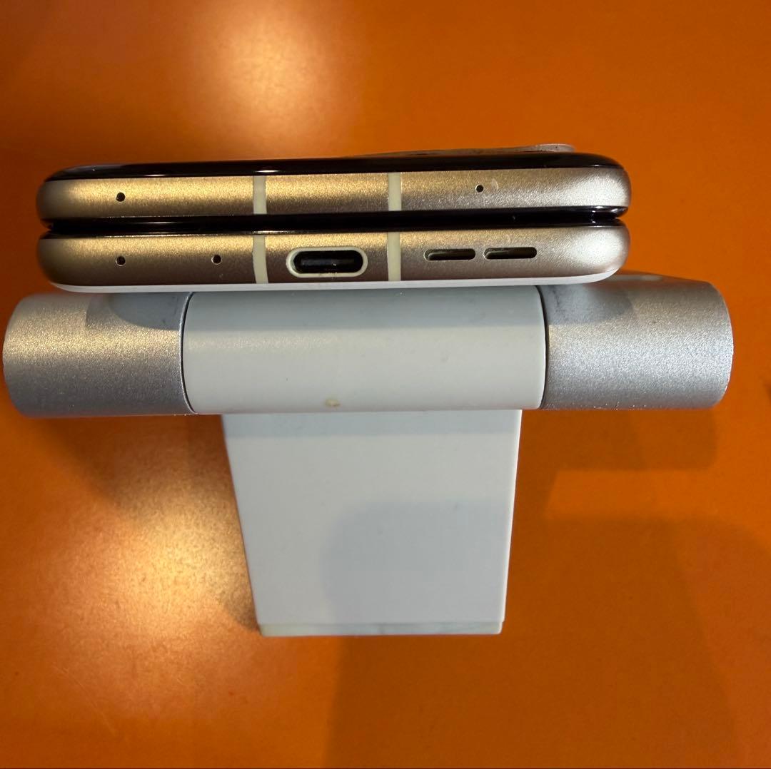 【最終週末値下】motorola razr 50d M-51E ドコモ 国内版