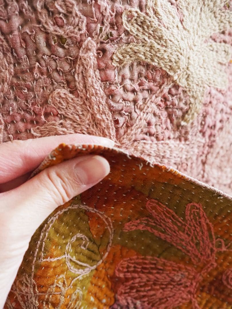 【希少】　スザニ刺繍カンタキルト　スザニ刺繍　ピンク　インド　一点もの