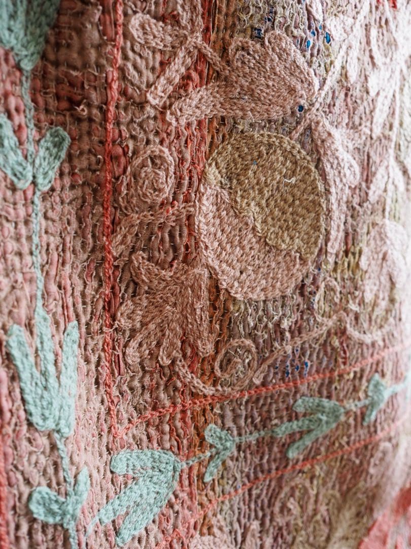 【希少】　スザニ刺繍カンタキルト　スザニ刺繍　ピンク　インド　一点もの