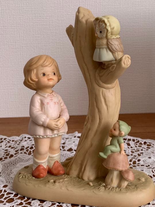 マーベルルーシーアトウェル　陶器人形　女の子とフクロウ、ブーブー　ファンタジー