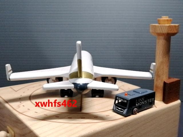 スターラックス航空 木製オルゴール Music Box 音楽と共にバスが走行