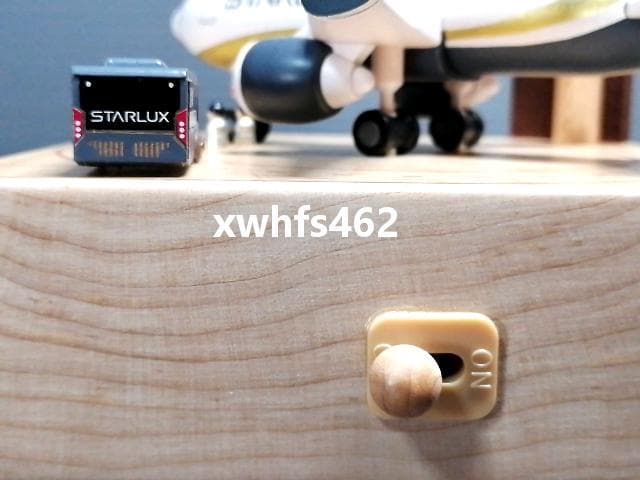 スターラックス航空 木製オルゴール Music Box 音楽と共にバスが走行