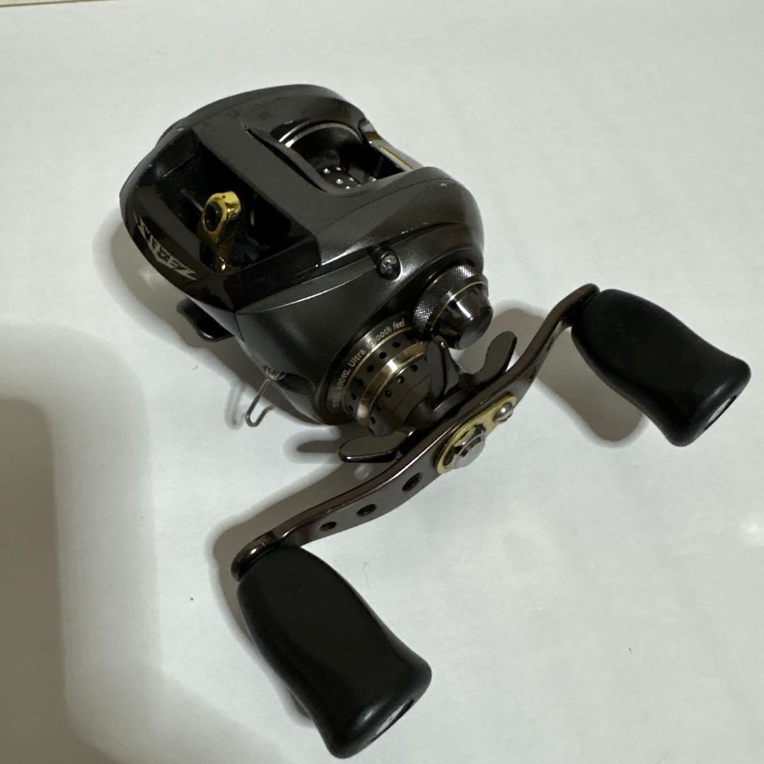 ダイワ スティーズ 100HL STEEZ 釣具　リール　ルアー