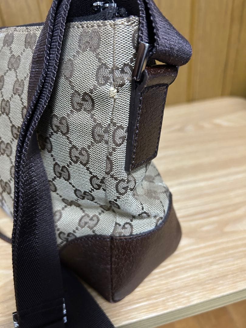 グッヂ　GUCCI ショルダーバッグ